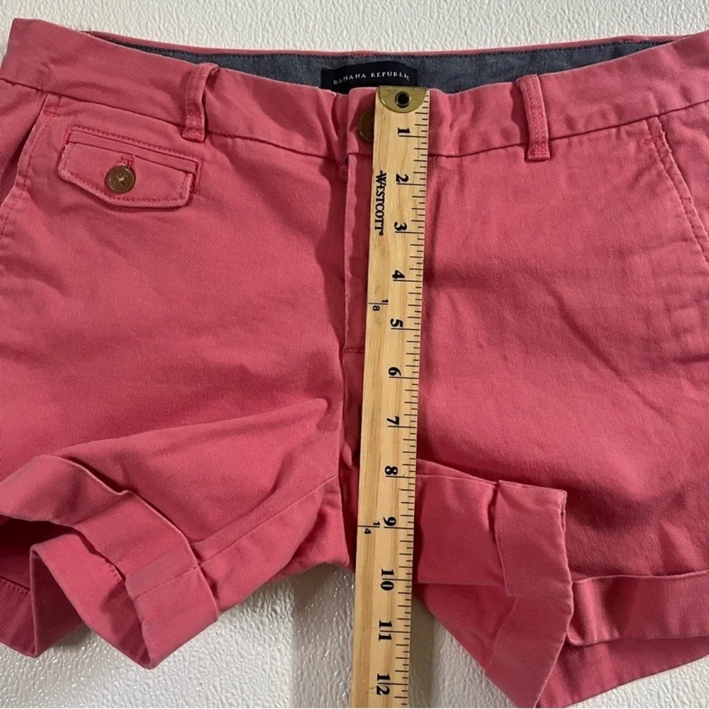 Banana Republic Women's Coral Cuffed Chino Shorts Size 4